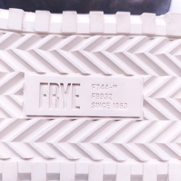 Frye Gia Lug Zip Black Shimmer Bootie Women's Sz 9.5 - Picture 14 of 16